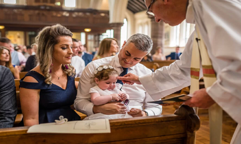 Christening gifts: to be or not to be religious?
